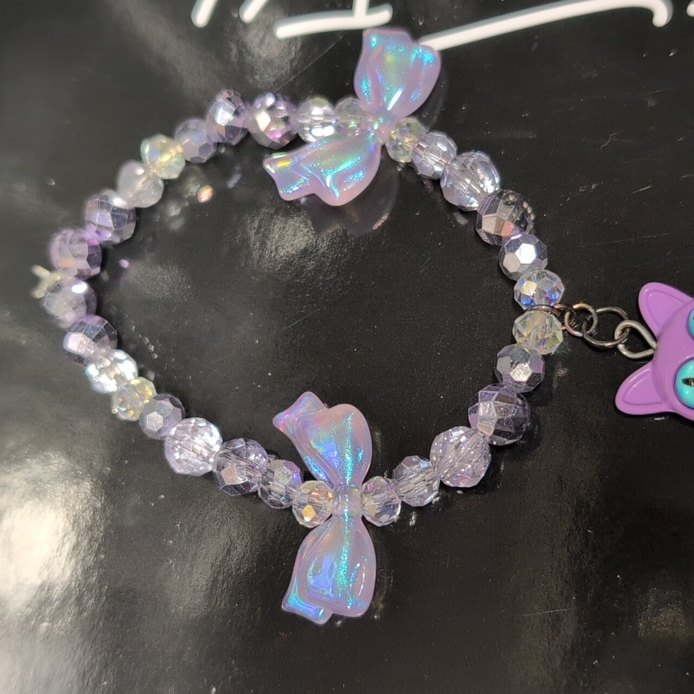 Purple Beaded Crystal Bracelet with Bows And Cat Charm - Picture 3 of 3